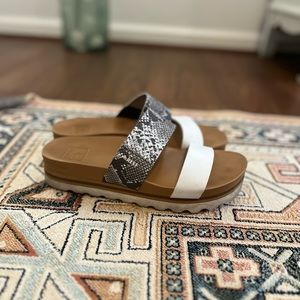 Reef cushion vistas hi flip flops size 8